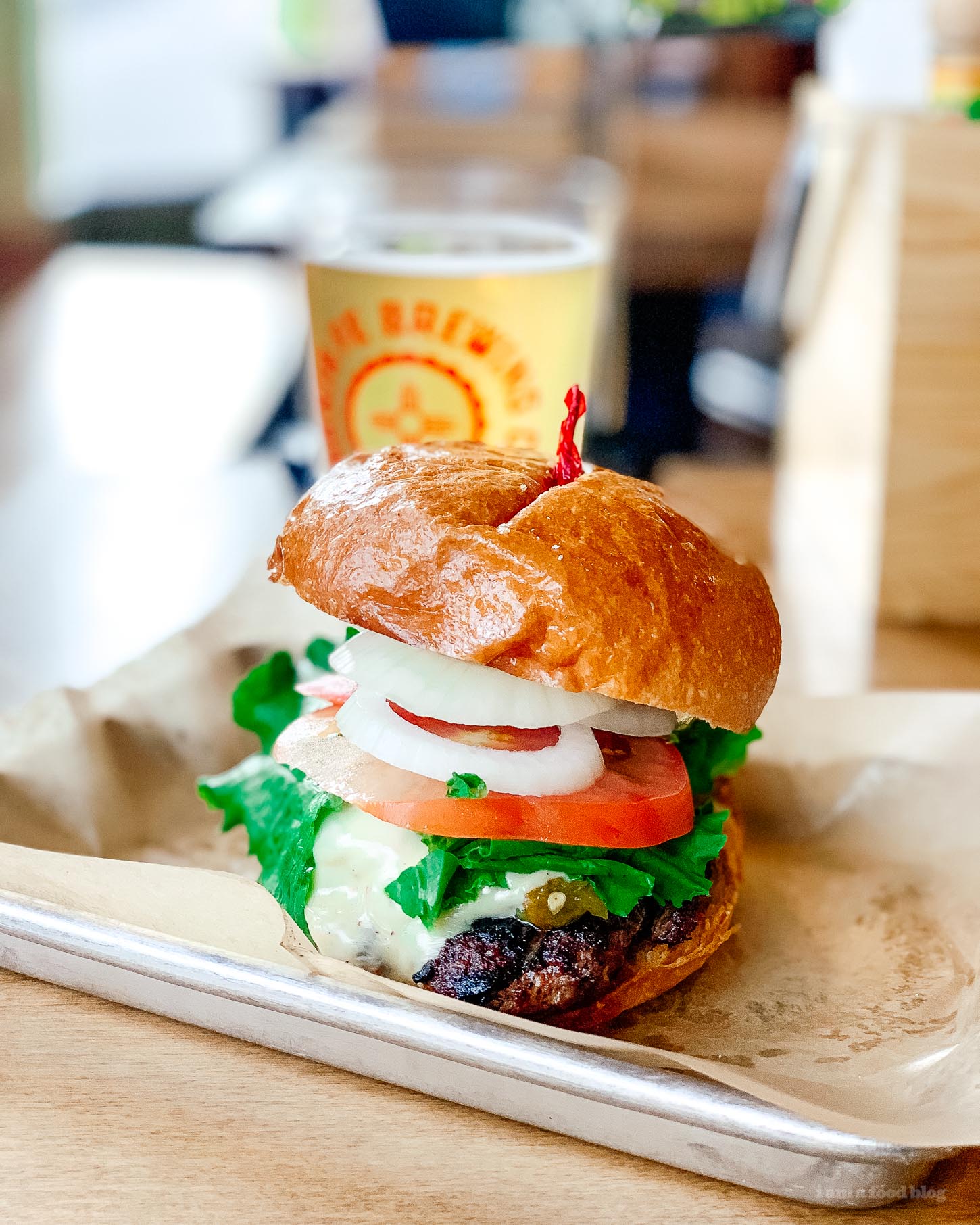 We went on the search for the best green chile cheeseburger in New Mexico #travel #newmexico #greenchile #greenchilecheeseburger #wheretoeat #wheretoeatnewmexico