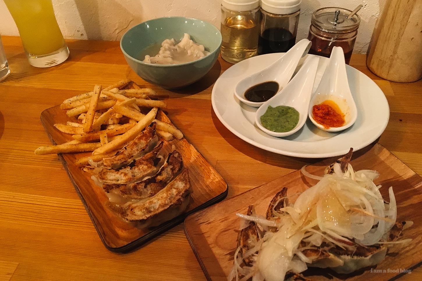 Best Tokyo Gyoza: Gyoza Bar Comme a Paris | www.iamafoodblog.com